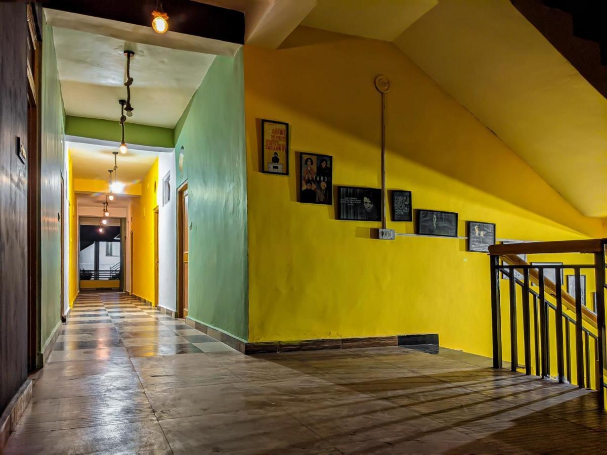 Whoopers Hostel Касол Екстериор снимка