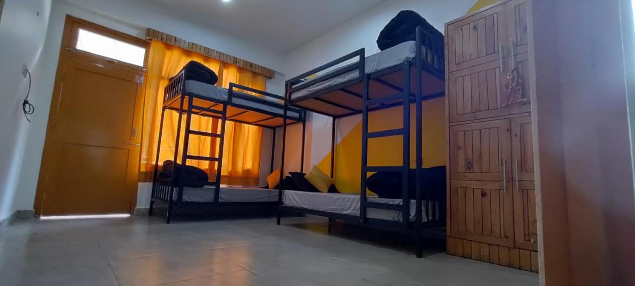 Whoopers Hostel Касол Екстериор снимка