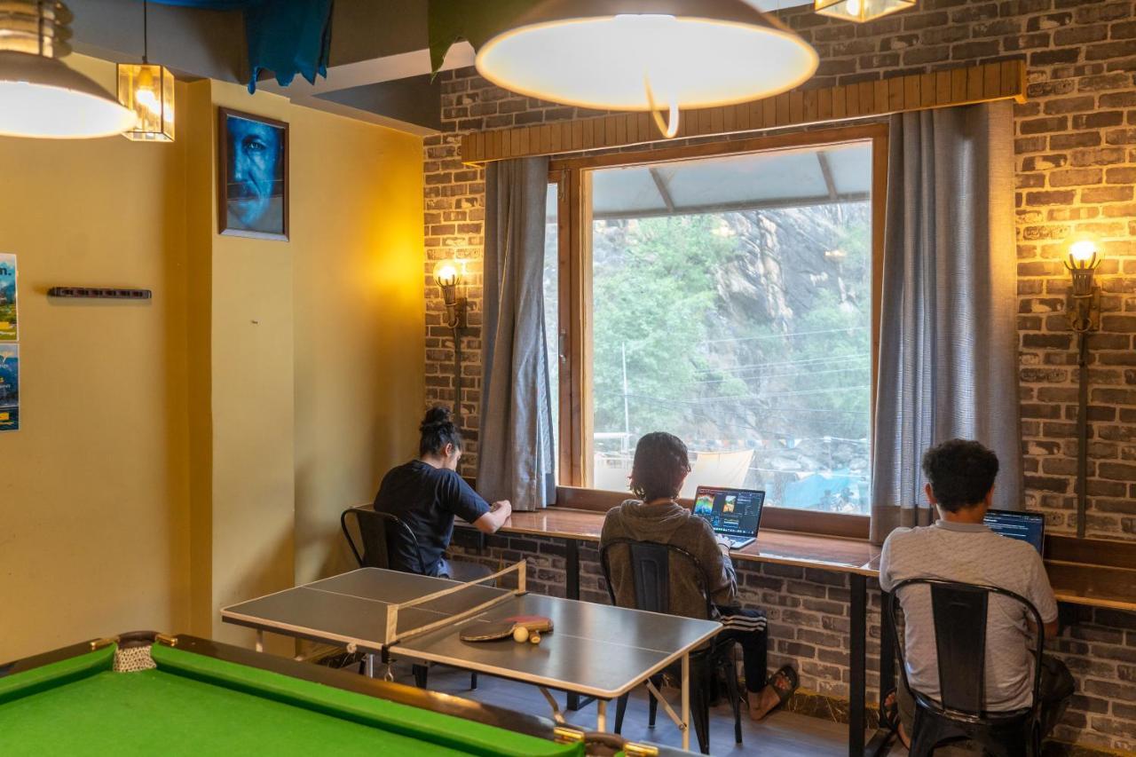 Whoopers Hostel Касол Екстериор снимка
