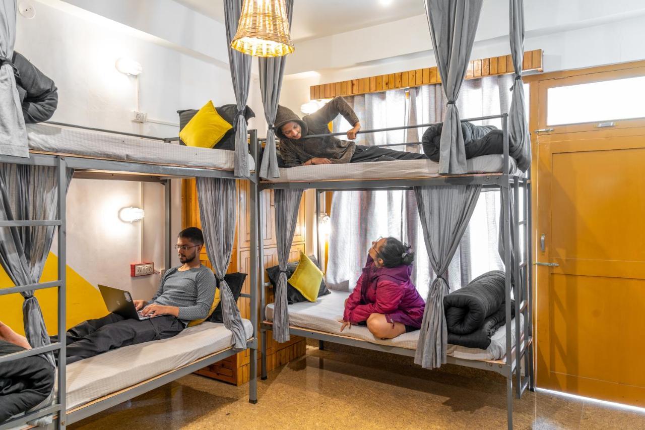 Whoopers Hostel Касол Екстериор снимка