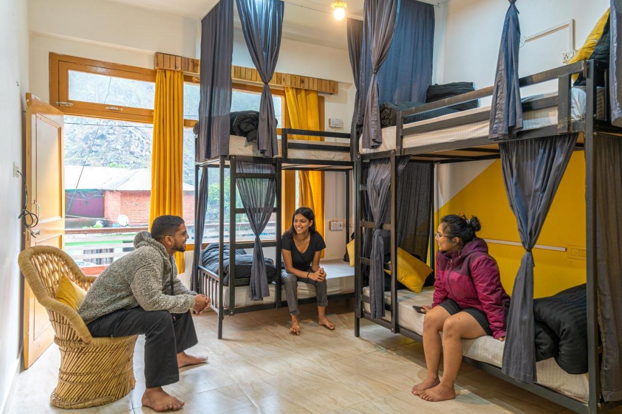 Whoopers Hostel Касол Екстериор снимка