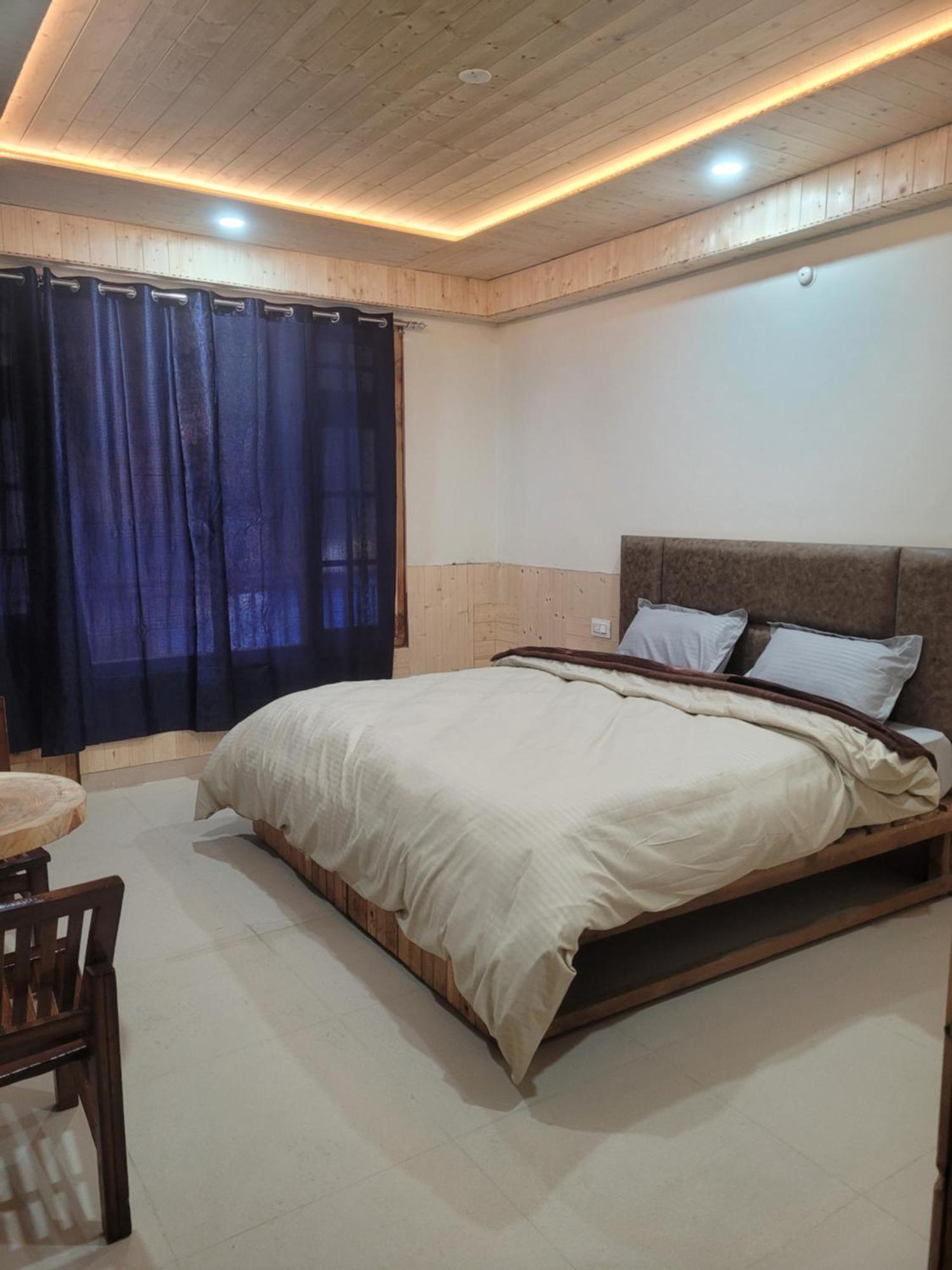Whoopers Hostel Касол Екстериор снимка