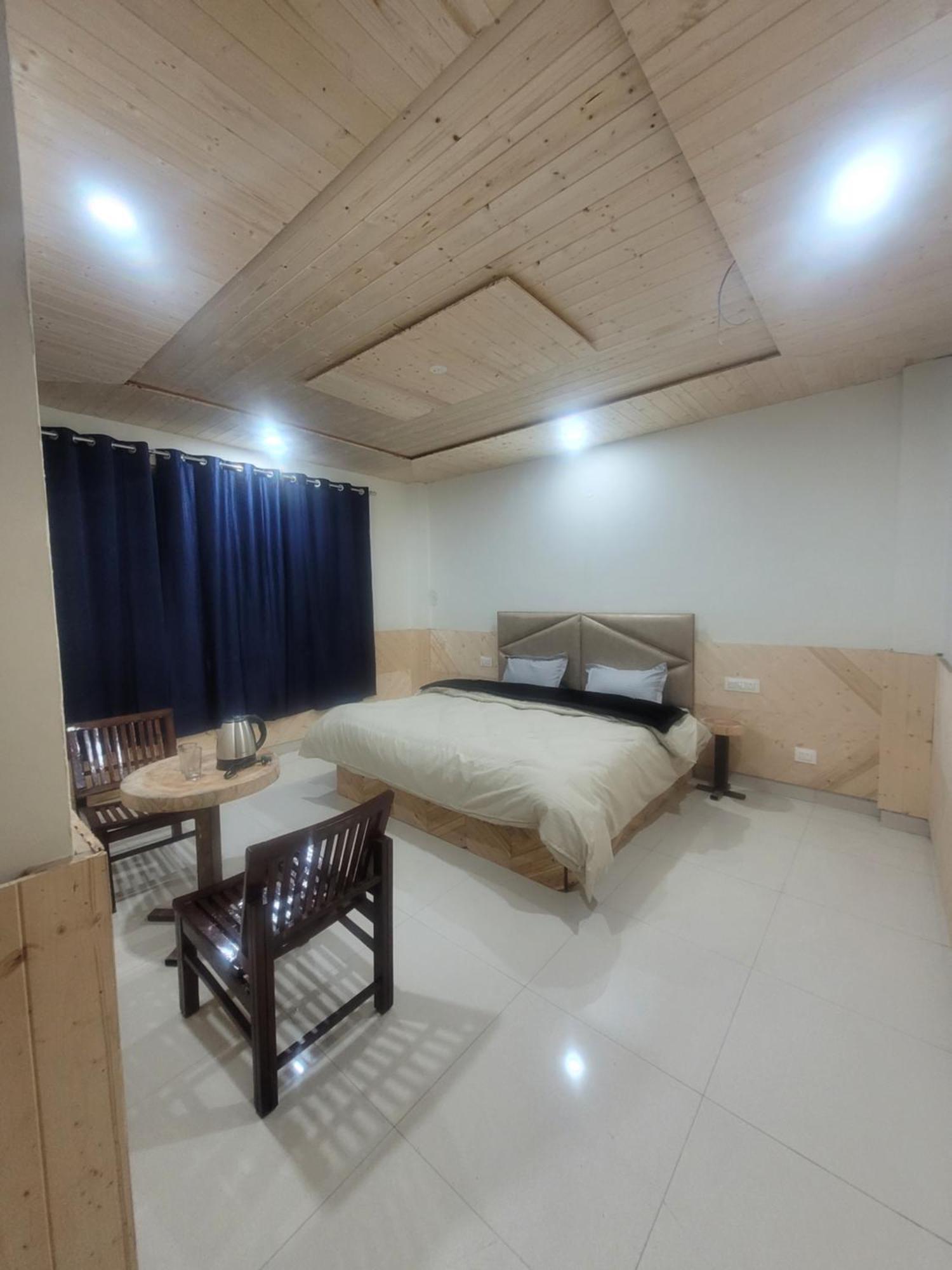 Whoopers Hostel Касол Екстериор снимка