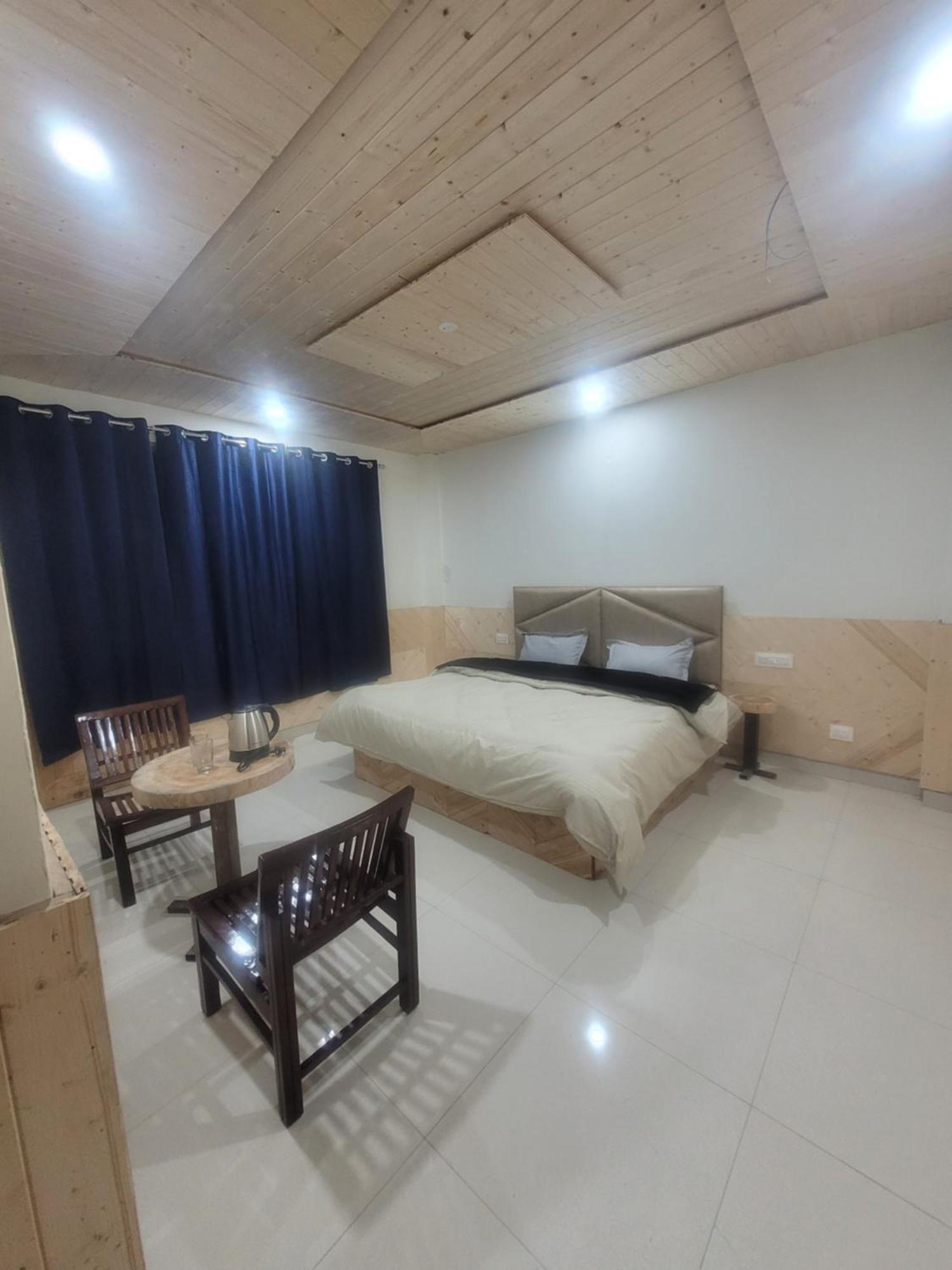 Whoopers Hostel Касол Екстериор снимка